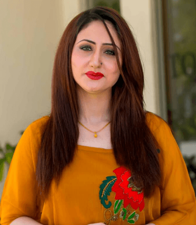 Sumbal Khan Bio, Age, Boyfriend, Family, Education, Career, Net Worth